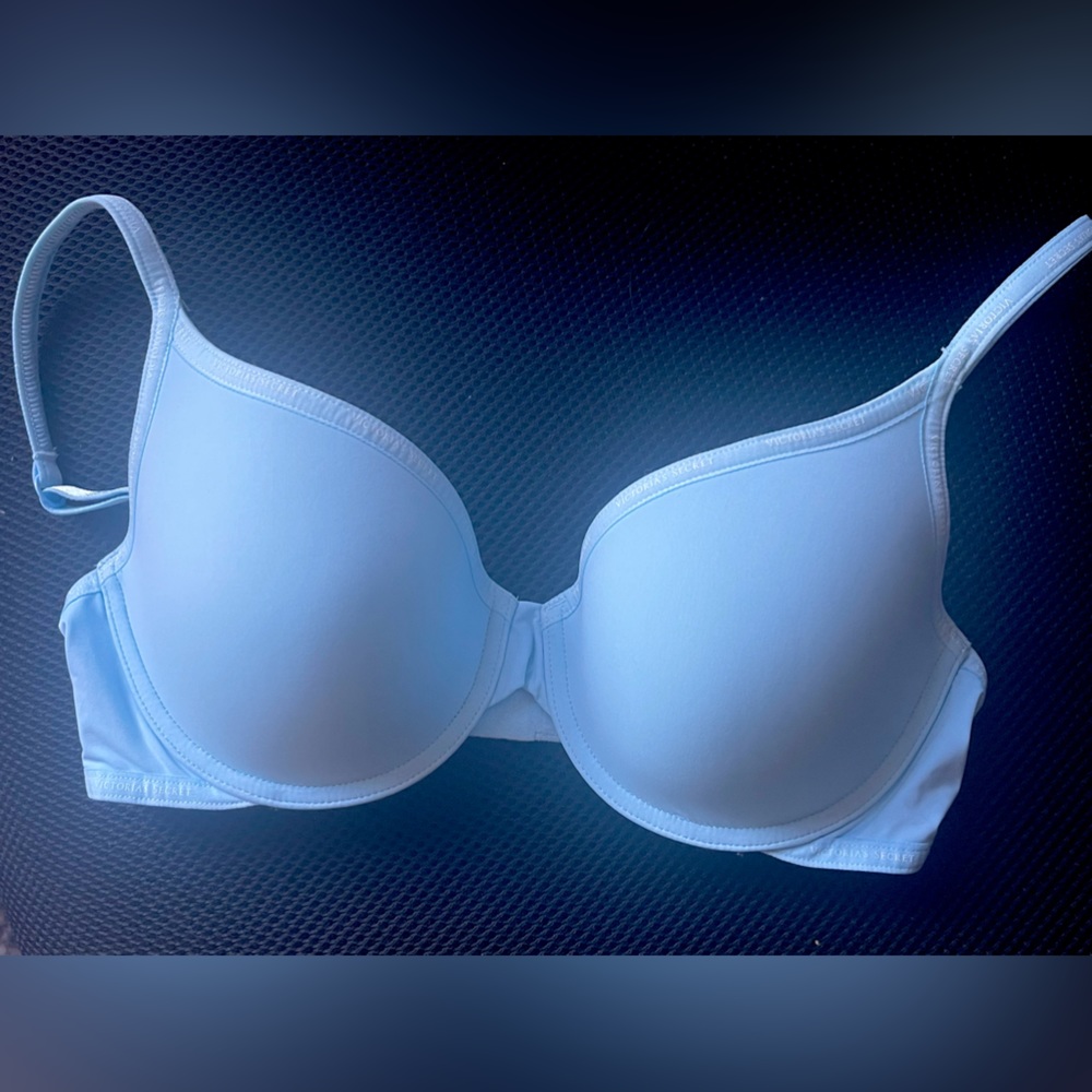 Victoria’s Secret T-Shirt Cotton smoothly lined full coverage bra, Size 34C/C75